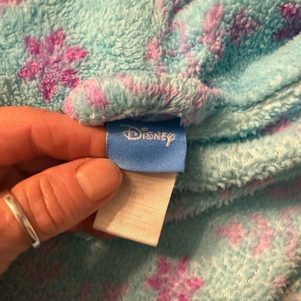 Disney Elsa Frozen blue robe with long sleeves in blue with pink purple Medium